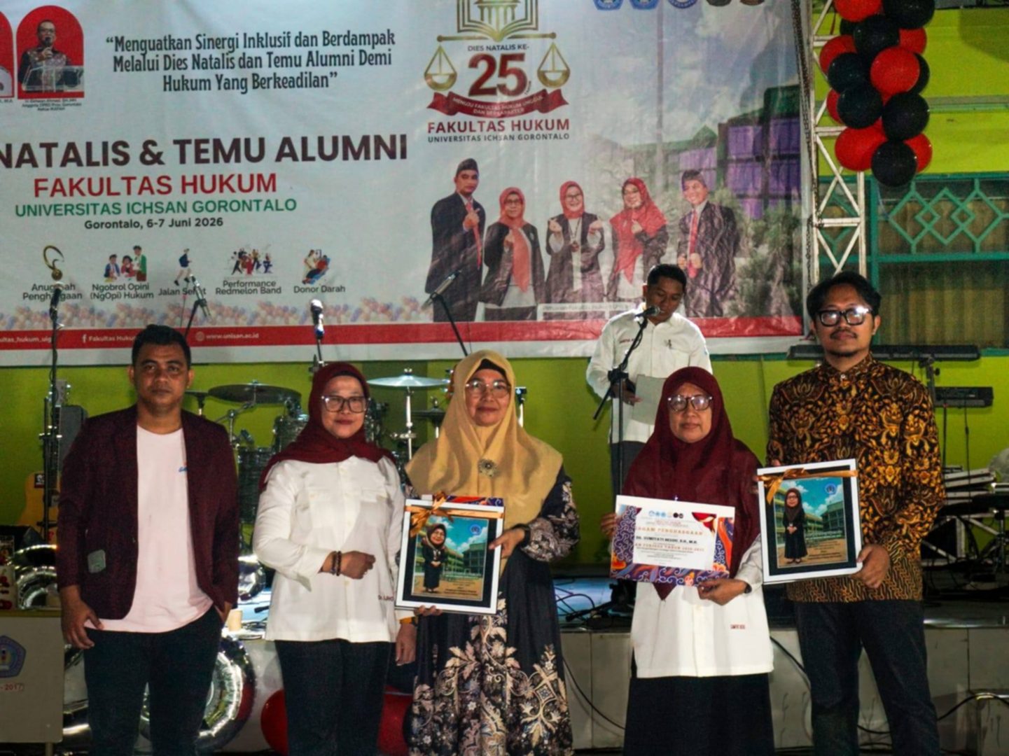 Malam Penghargaan Dies Natalis ke-25 Fakultas Hukum Universitas Ichsan Gorontalo