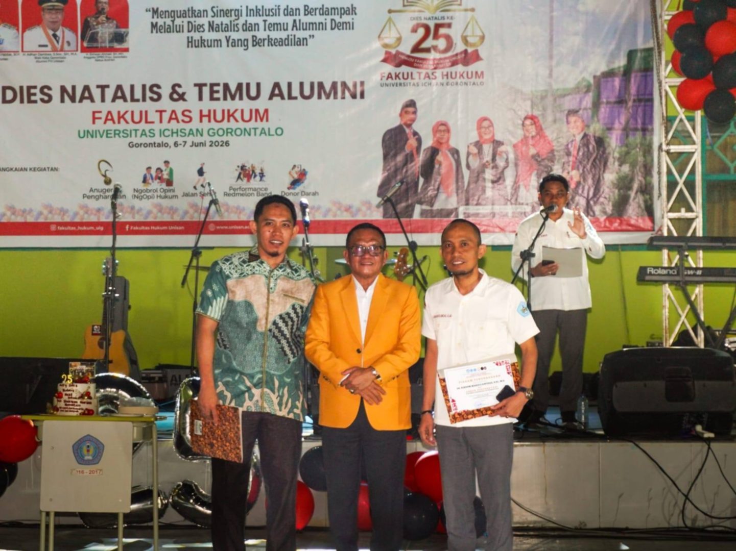 Malam Penghargaan Dies Natalis ke-25 Fakultas Hukum Universitas Ichsan Gorontalo
