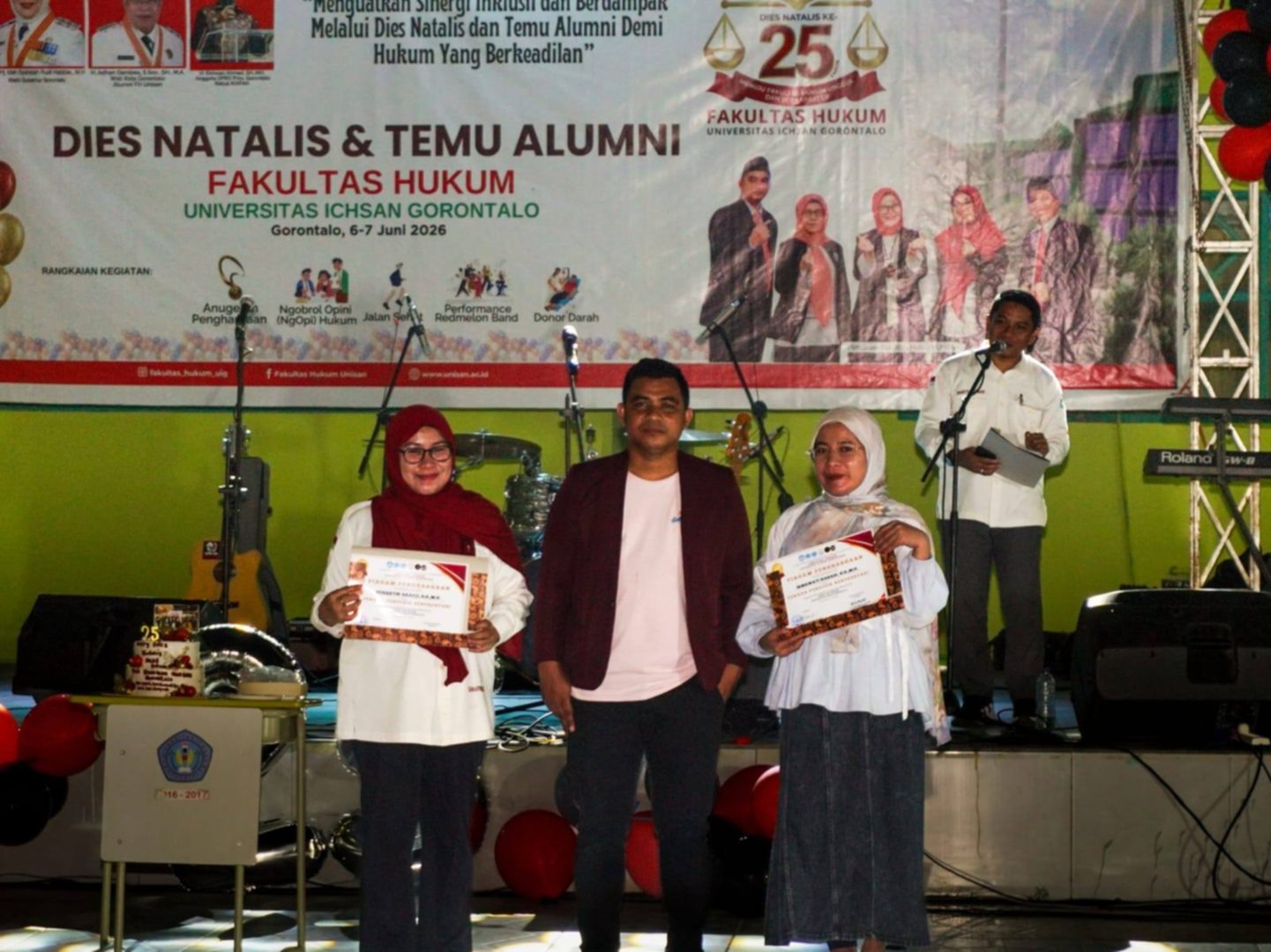Malam Penghargaan Dies Natalis ke-25 Fakultas Hukum Universitas Ichsan Gorontalo