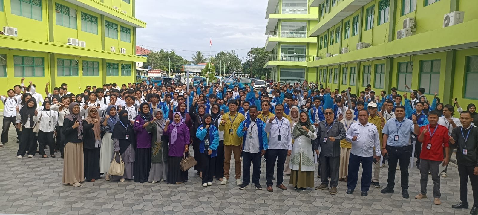 Rektor UNISAN Lepas 333 Mahasiswa KKN 2026, Hadirkan Desa Bersinar dan Kampung KB sebagai Program Khusus