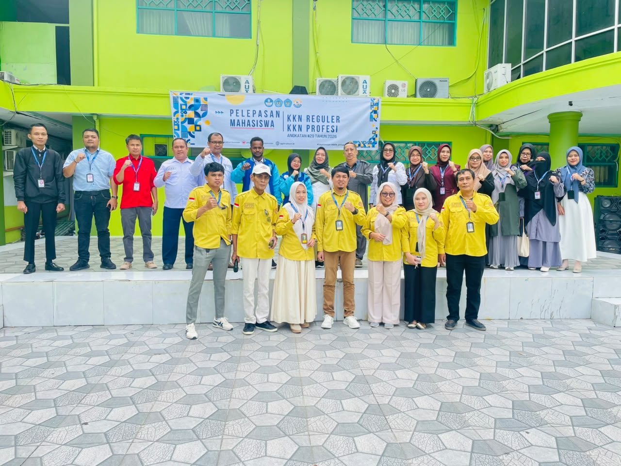 Rektor UNISAN Lepas 333 Mahasiswa KKN 2026, Hadirkan Desa Bersinar dan Kampung KB sebagai Program Khusus